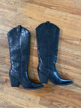 Western heel boots - like new